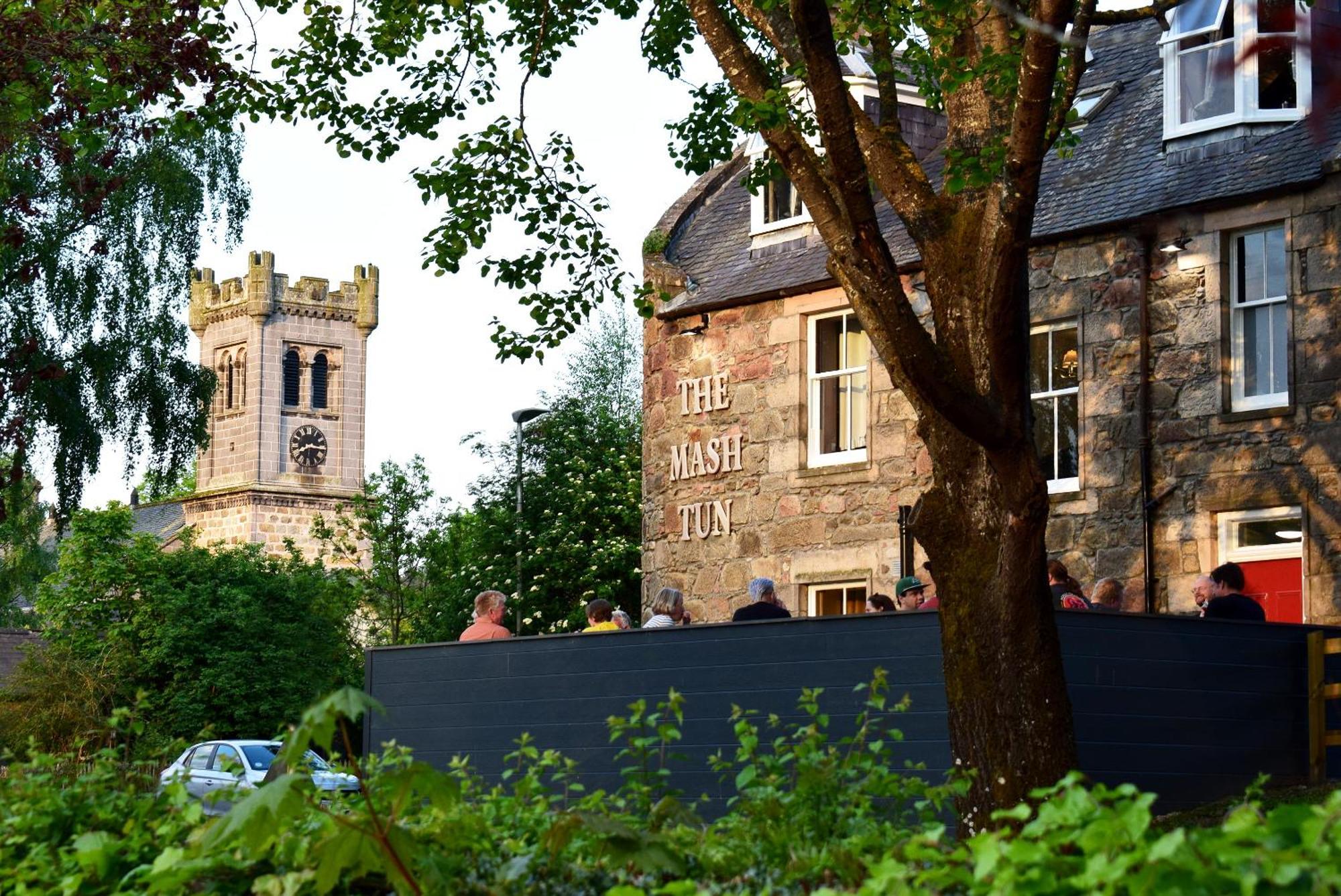 The Mash Tun Hotel Aberlour Exterior photo