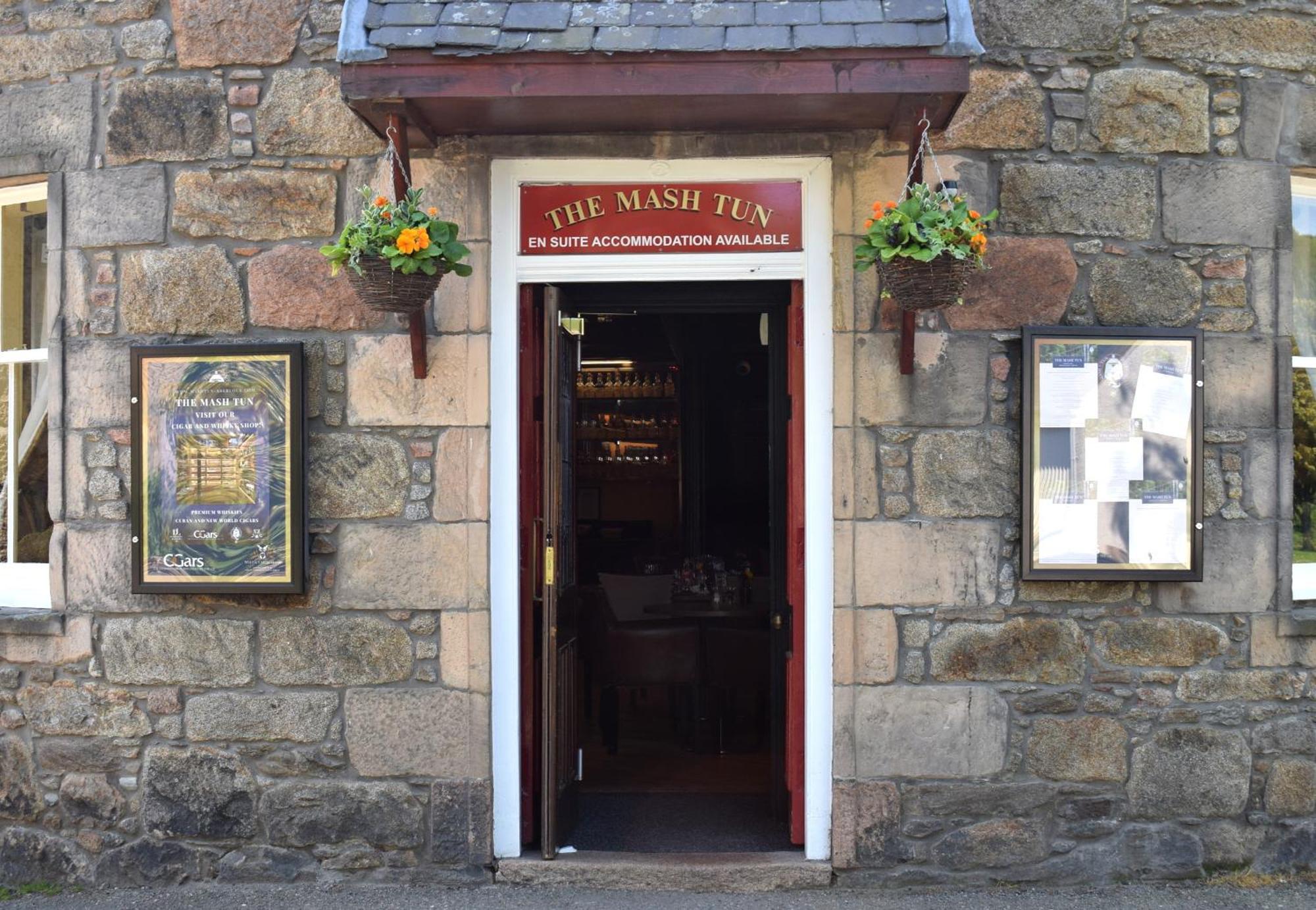 The Mash Tun Hotel Aberlour Exterior photo