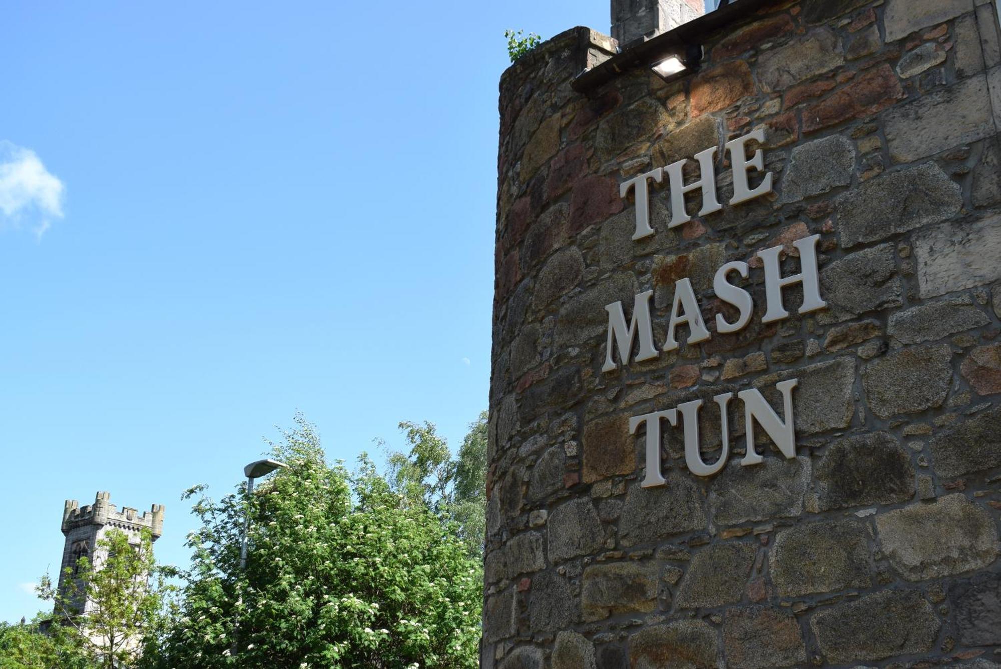 The Mash Tun Hotel Aberlour Exterior photo